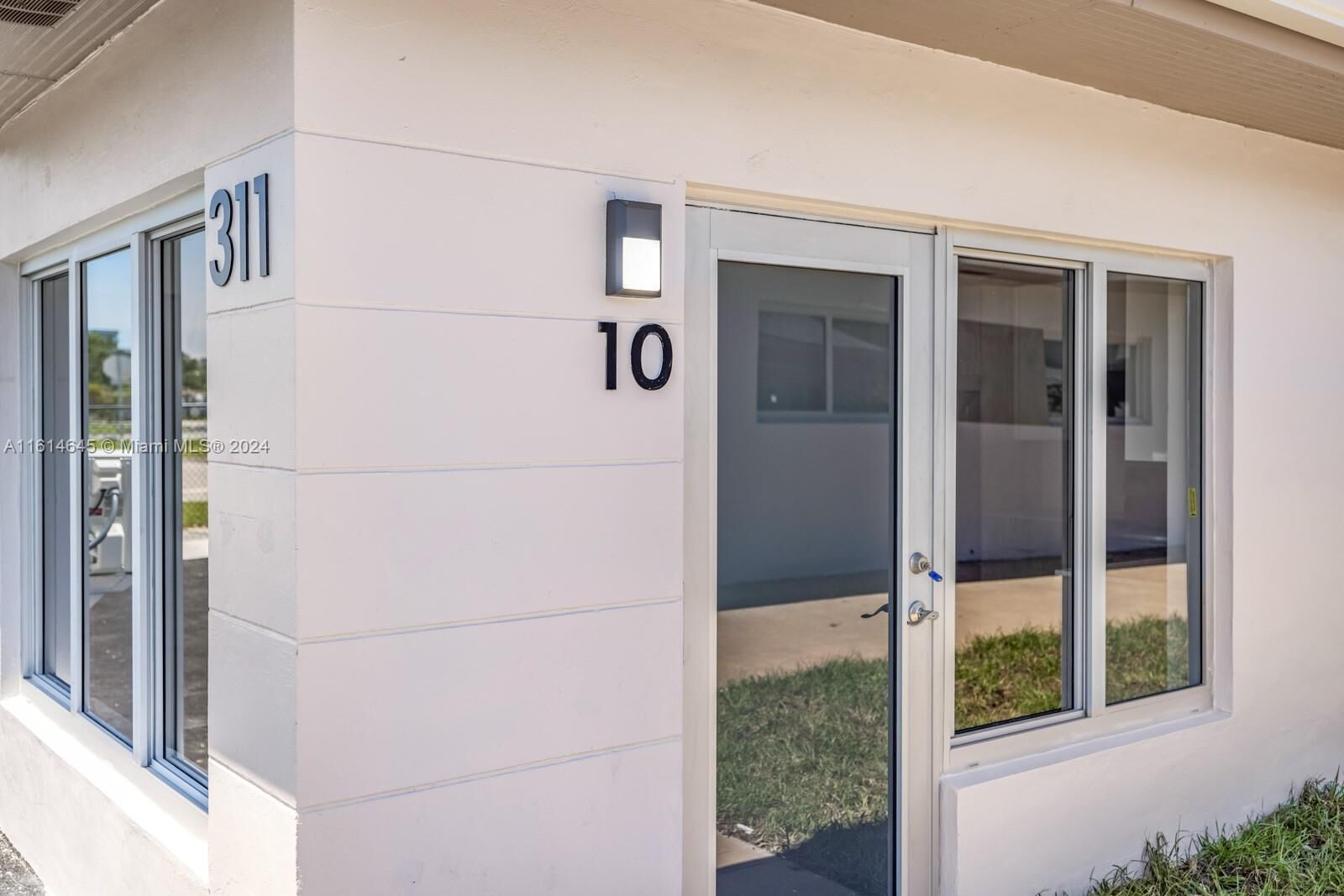 Property Photo: 311 SE 5th St 10 FL 33009