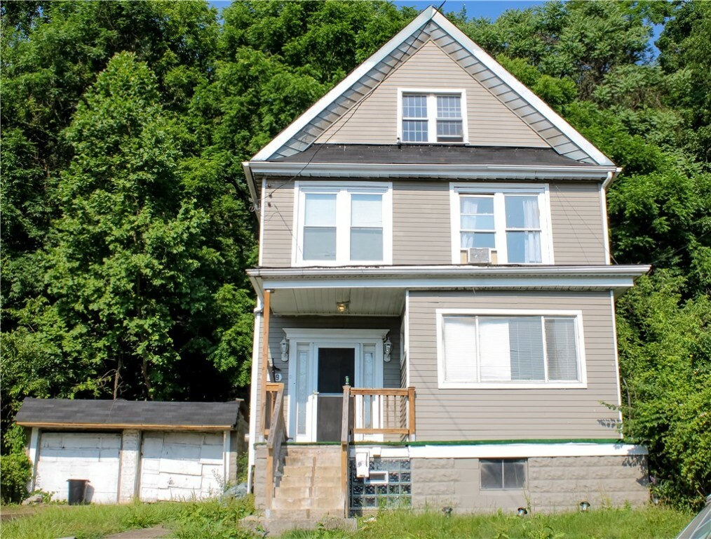 Property Photo:  259 Seneca Street  PA 15145 