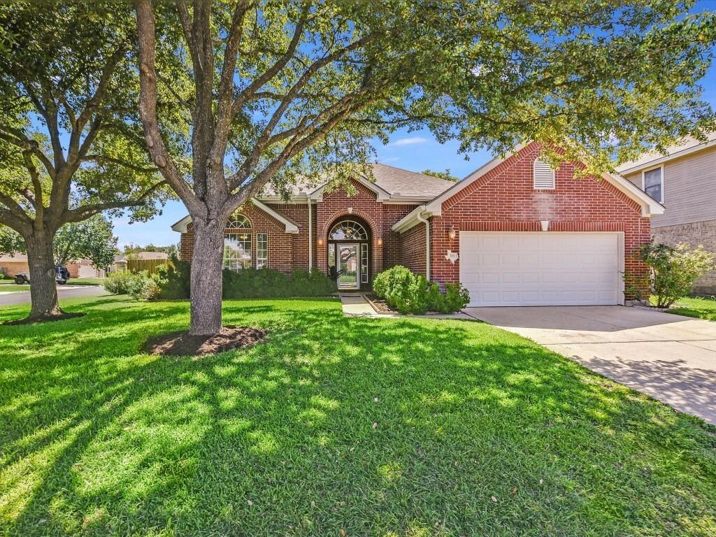 Property Photo:  301 Reinhardt Boulevard  TX 78626 