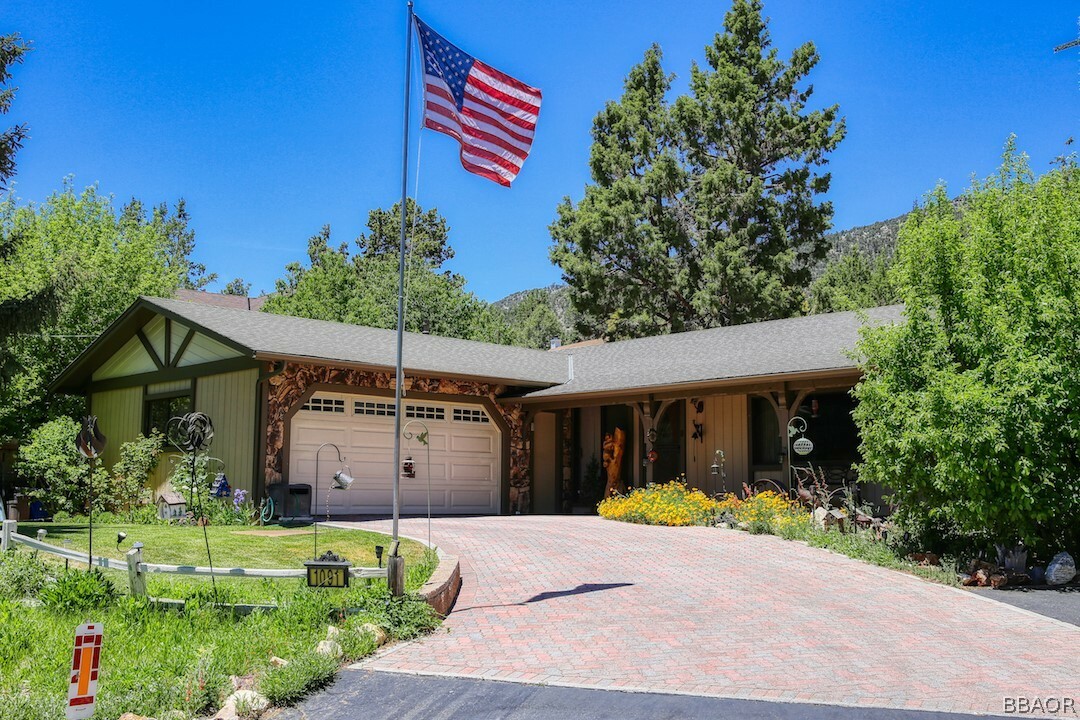 Property Photo:  1091 Blue Mountain Road  CA 92314 