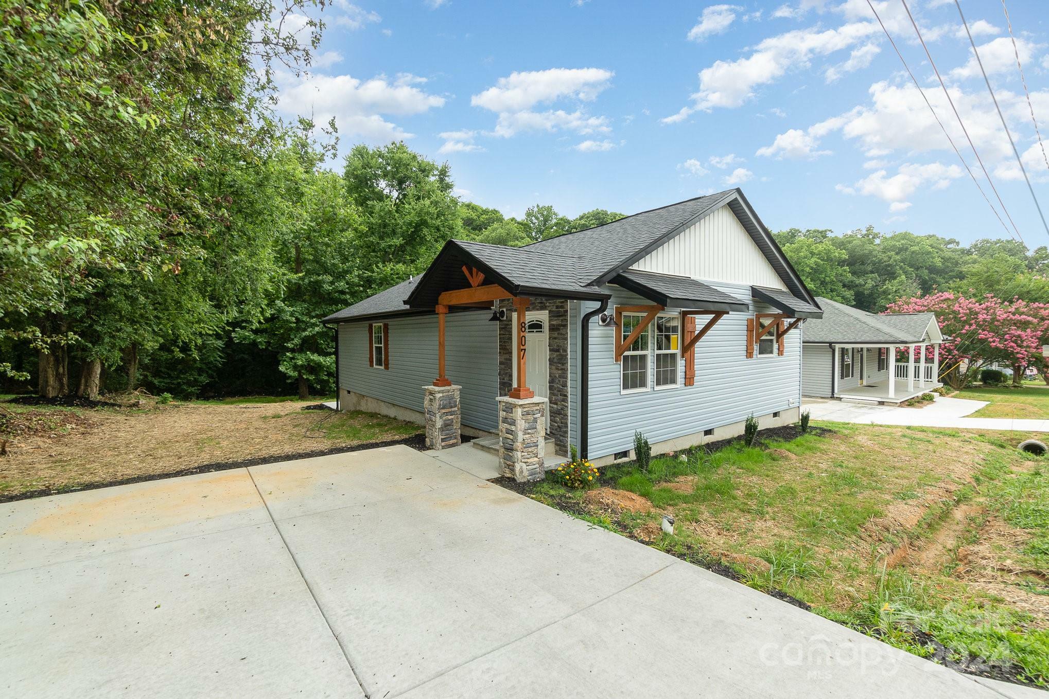 Property Photo:  807 Miller Street  NC 28081 