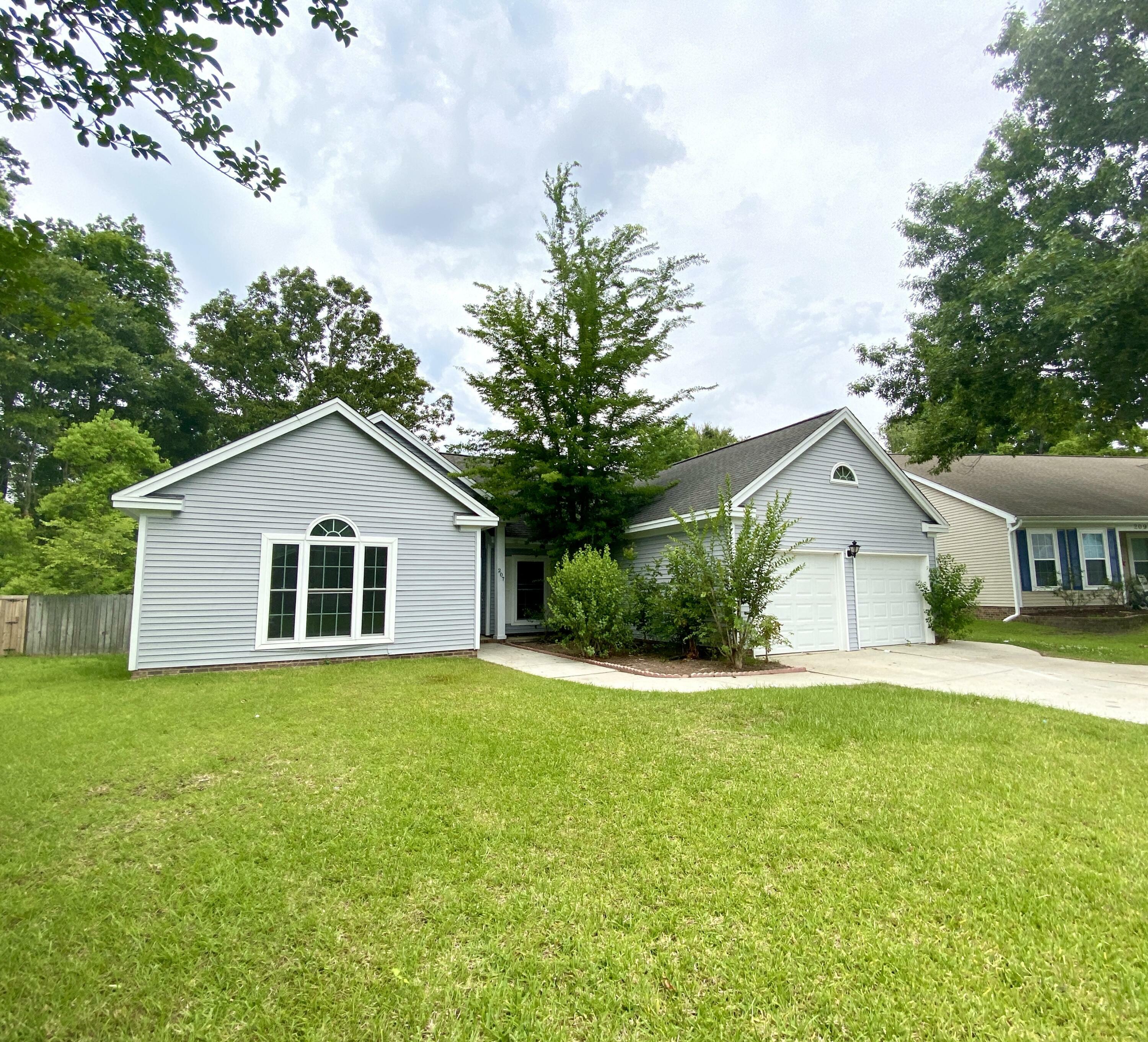 Property Photo:  207 Thomaston Avenue  SC 29485 