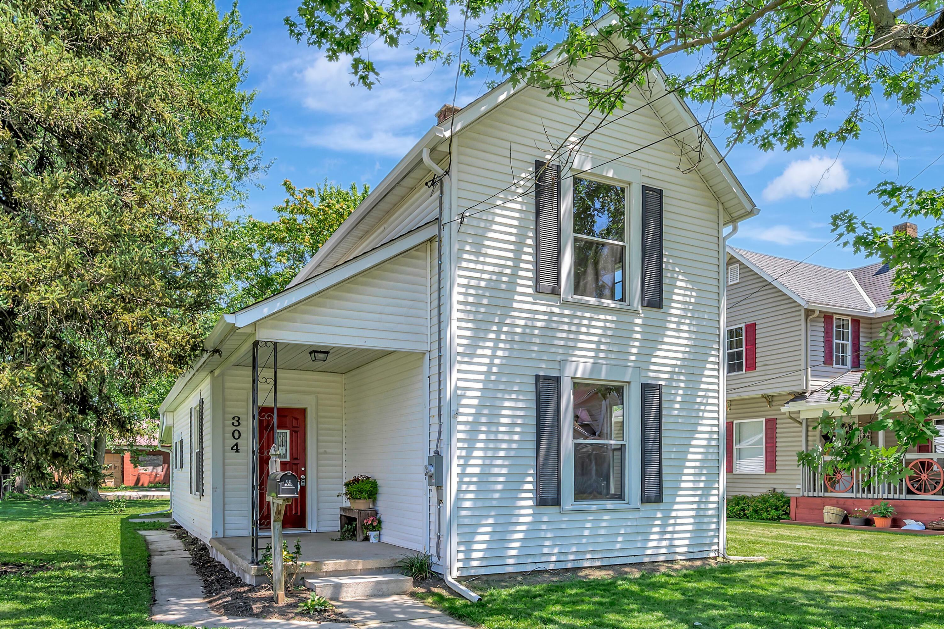 Property Photo: 304 Uncapher Avenue OH 43302