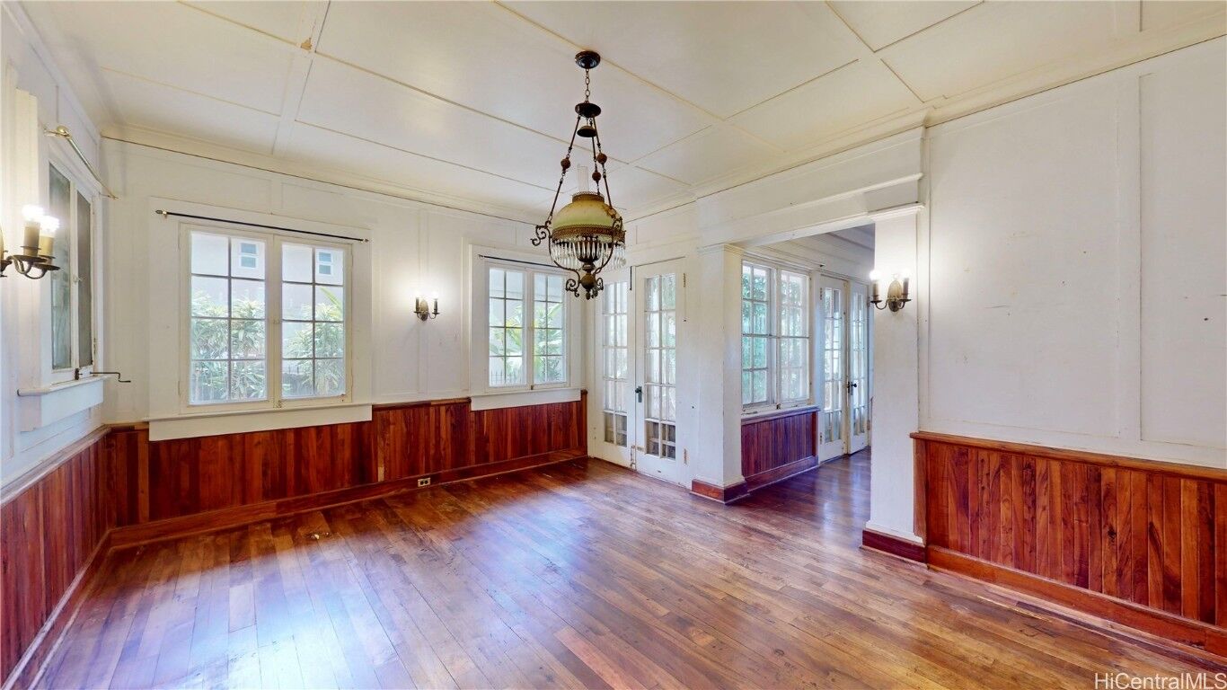 Property Photo: 2185 Round Top Drive HI 96822