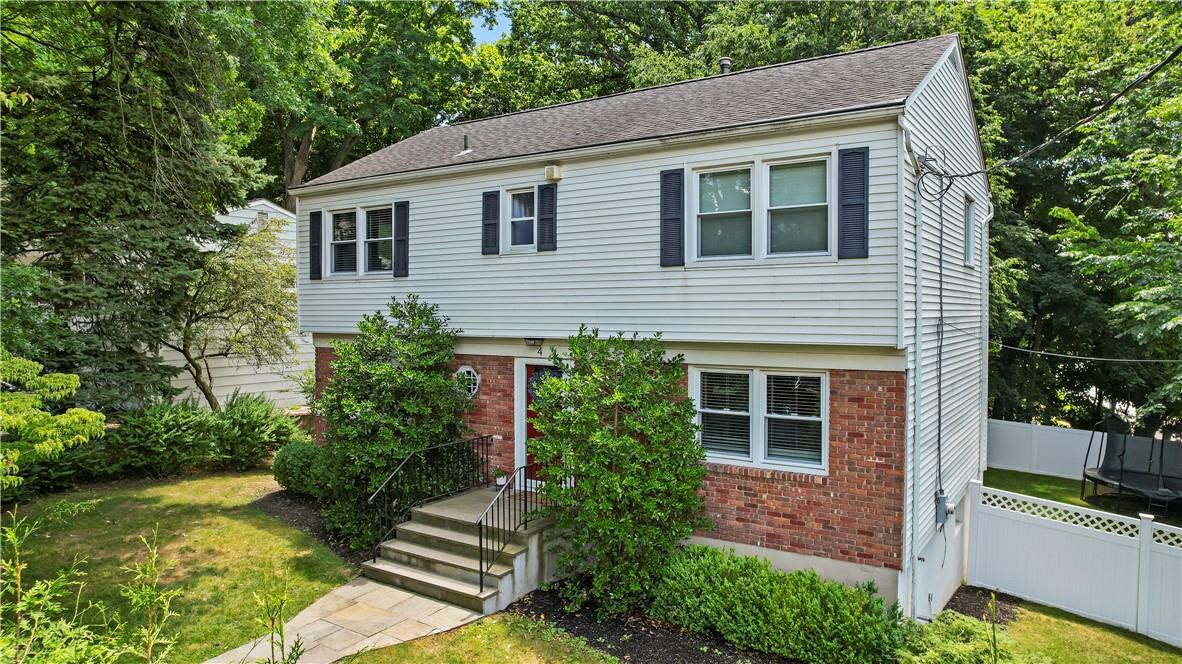 Property Photo: 4 Chestnut Ridge Way NY 10522