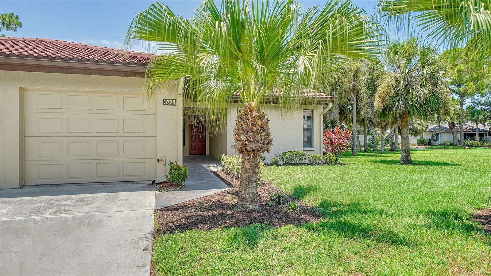 Property Photo:  3728 Pinecone Court 164  FL 34238 