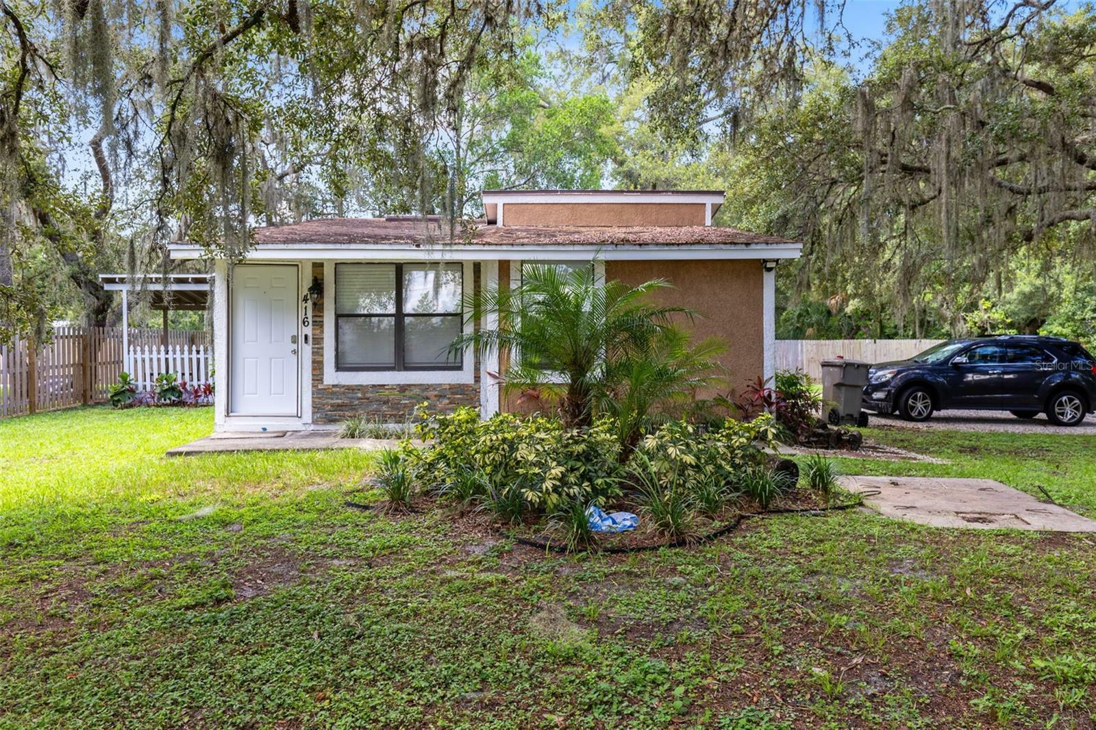 Property Photo:  424 E Welch Road  FL 32712 