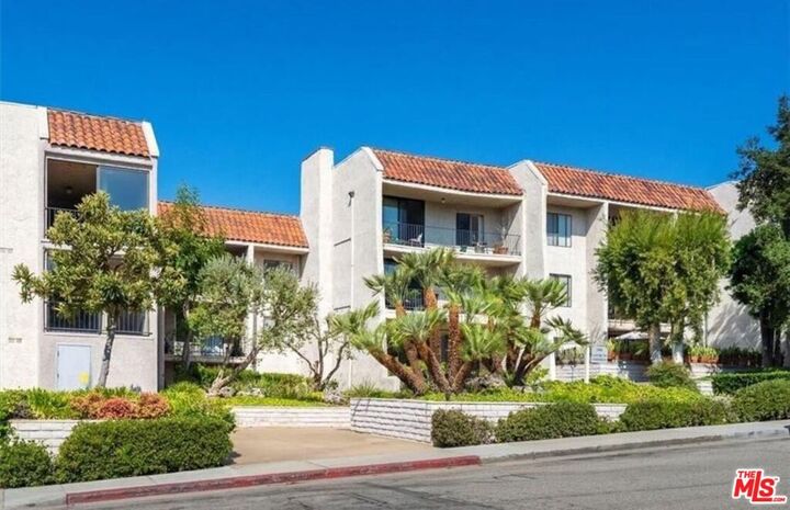 Property Photo: 1401 Valley View Road 215 CA 91202