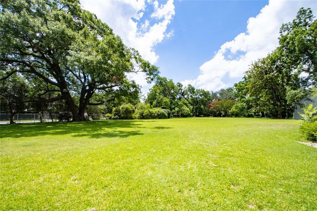 Property Photo:  9511 Inwood Road  TX 75220 