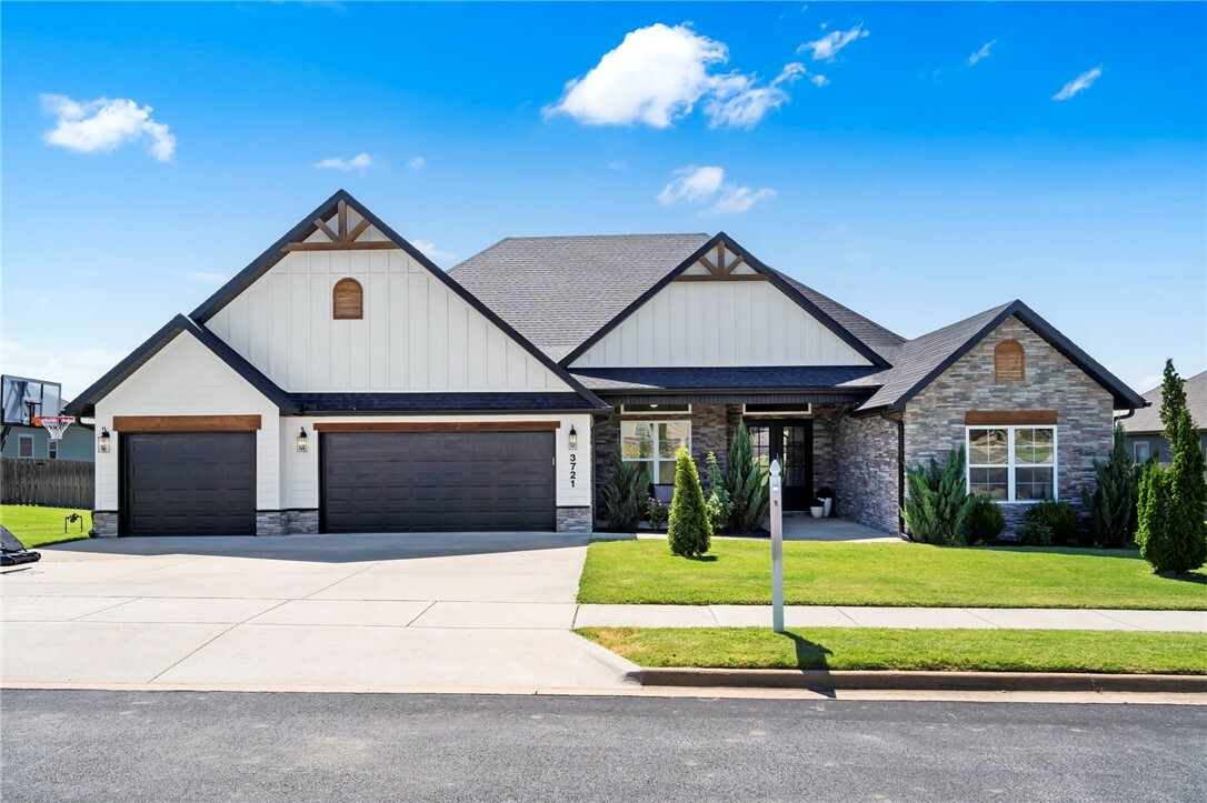 Property Photo: 3721 Bitterroot Street AR 72712