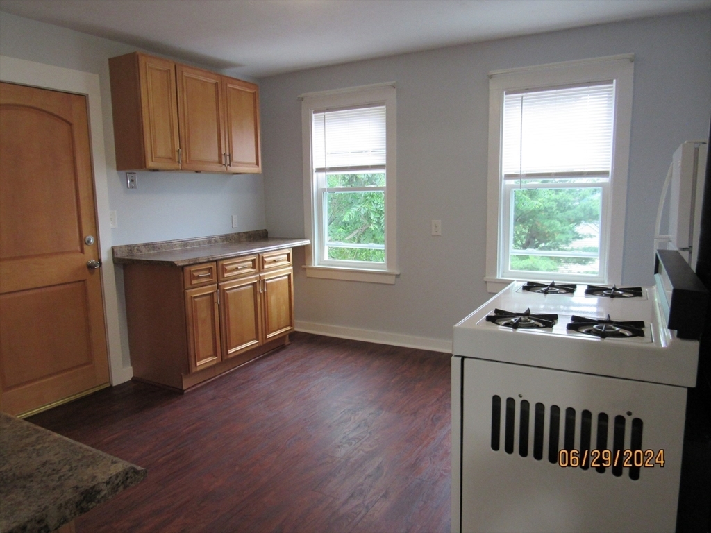 Property Photo:  6 1/2 Whittier St 3  MA 01605 