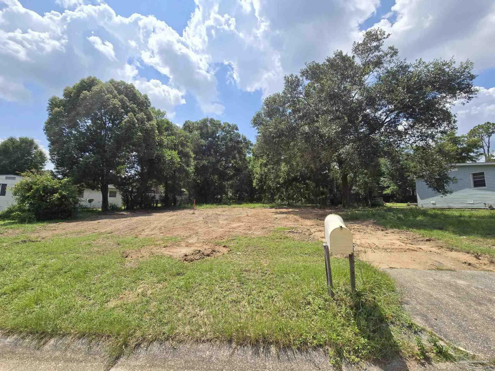 Property Photo:  531 Springdale Cir  FL 32503 