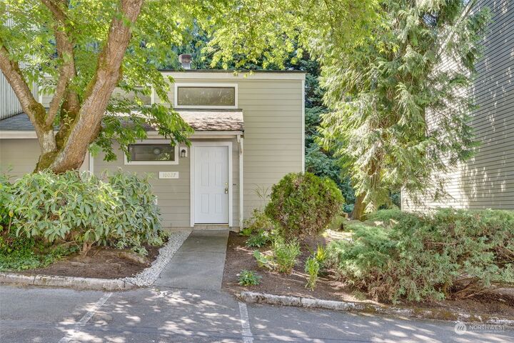 Property Photo: 10027 NE 124th Place WA 98034