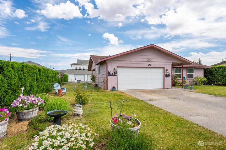 Property Photo: 246 D Street NE WA 98823