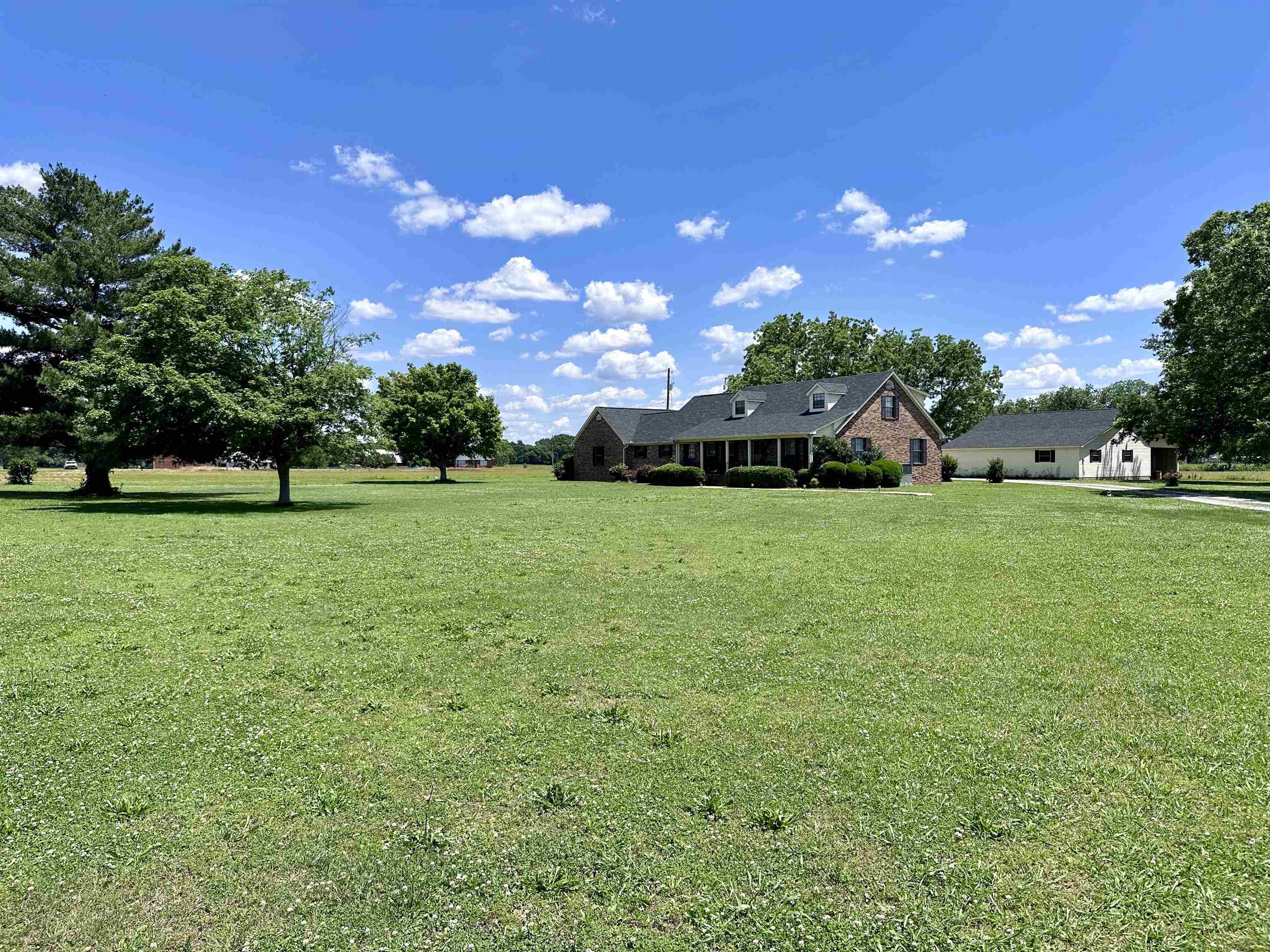 Property Photo:  4200 Old Hwy 20  AL 35674 - TUSCUMBI 