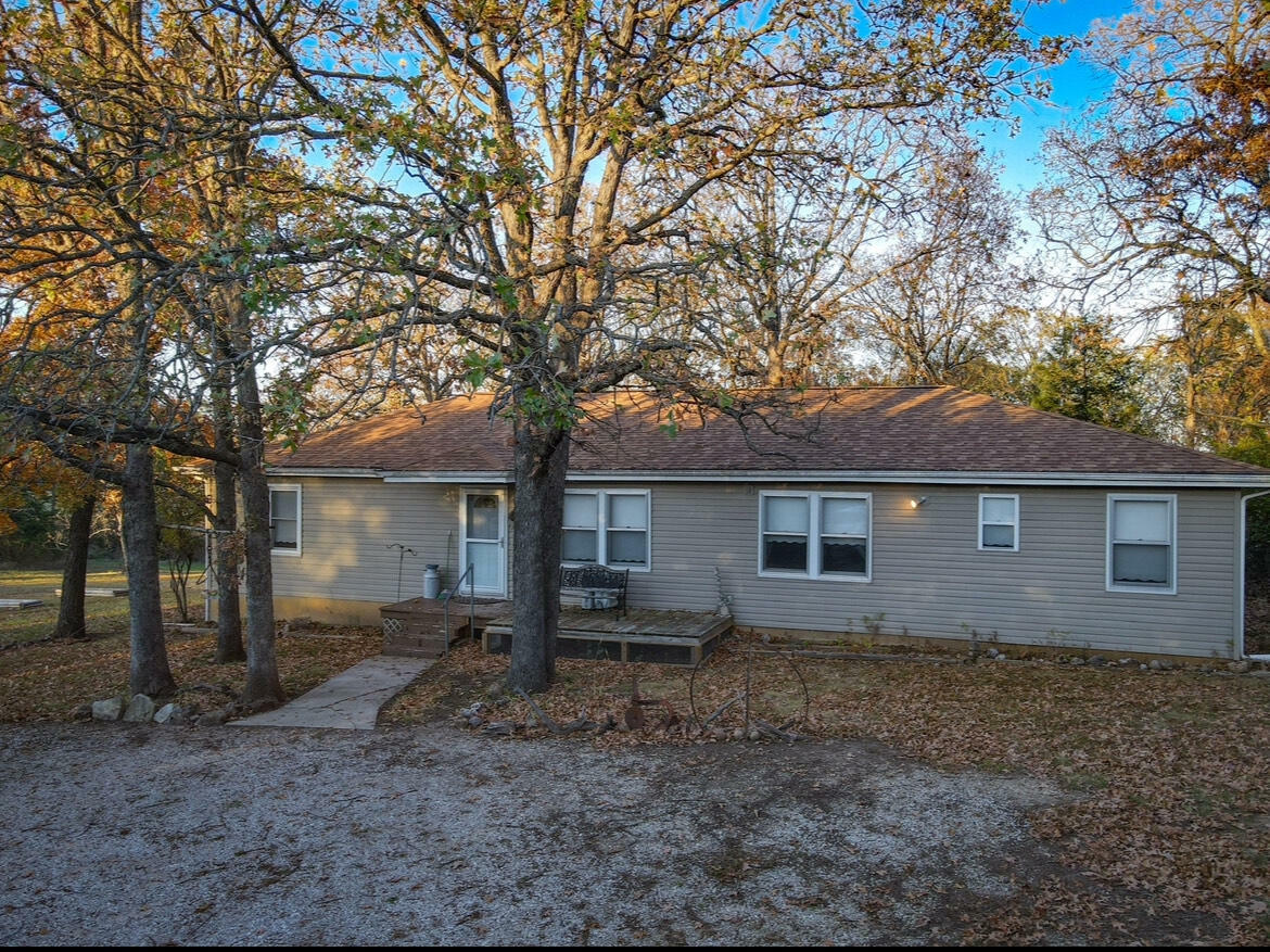 Property Photo: 1133 E 318th Road MO 65650