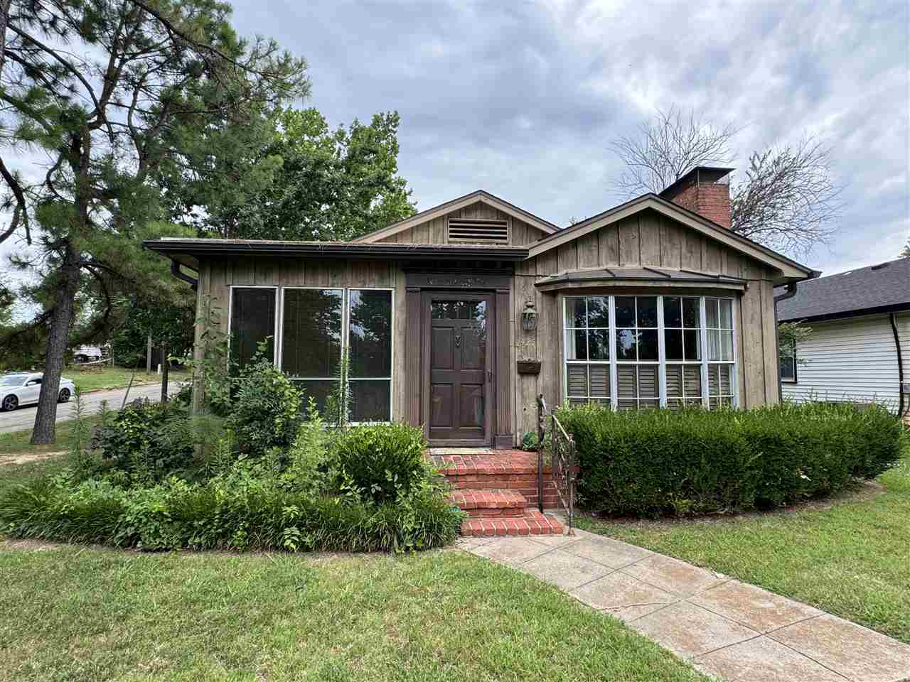 Property Photo:  425 S Bristow Avenue  OK 74030 