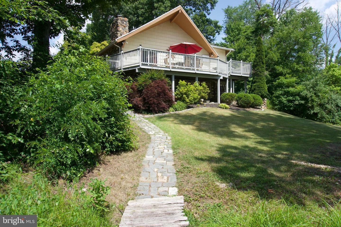 Property Photo:  5 Hutchinson Road  NJ 08501 