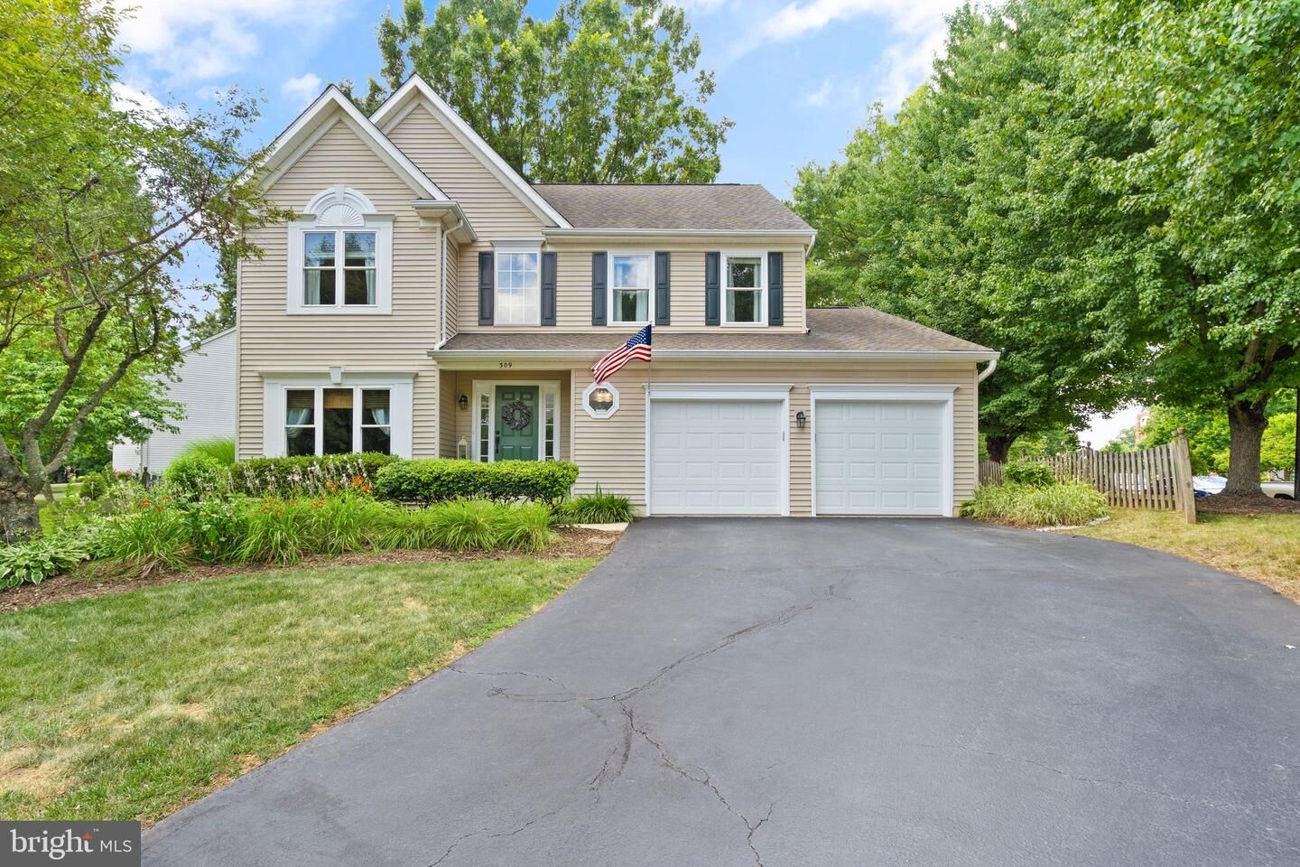 Property Photo: 309 Ariel Drive NE VA 20176