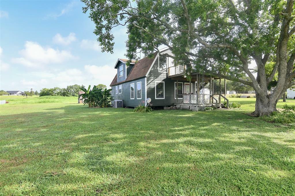 3061 W Ueckert  Bellville TX 77833 photo