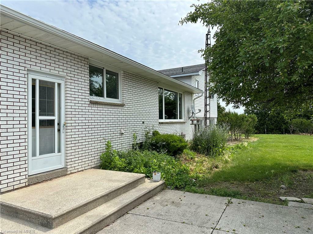 Property Photo:  4825 Lakeshore Road 303  ON N0R 1N0 