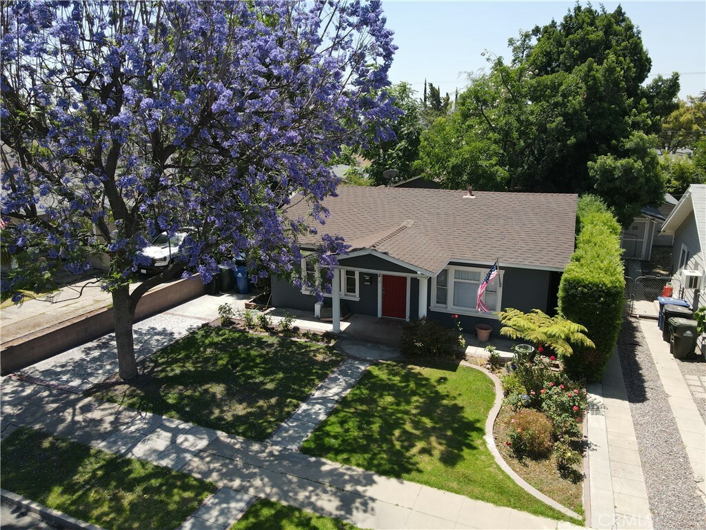 Property Photo: 522 Plaza Serena CA 91764