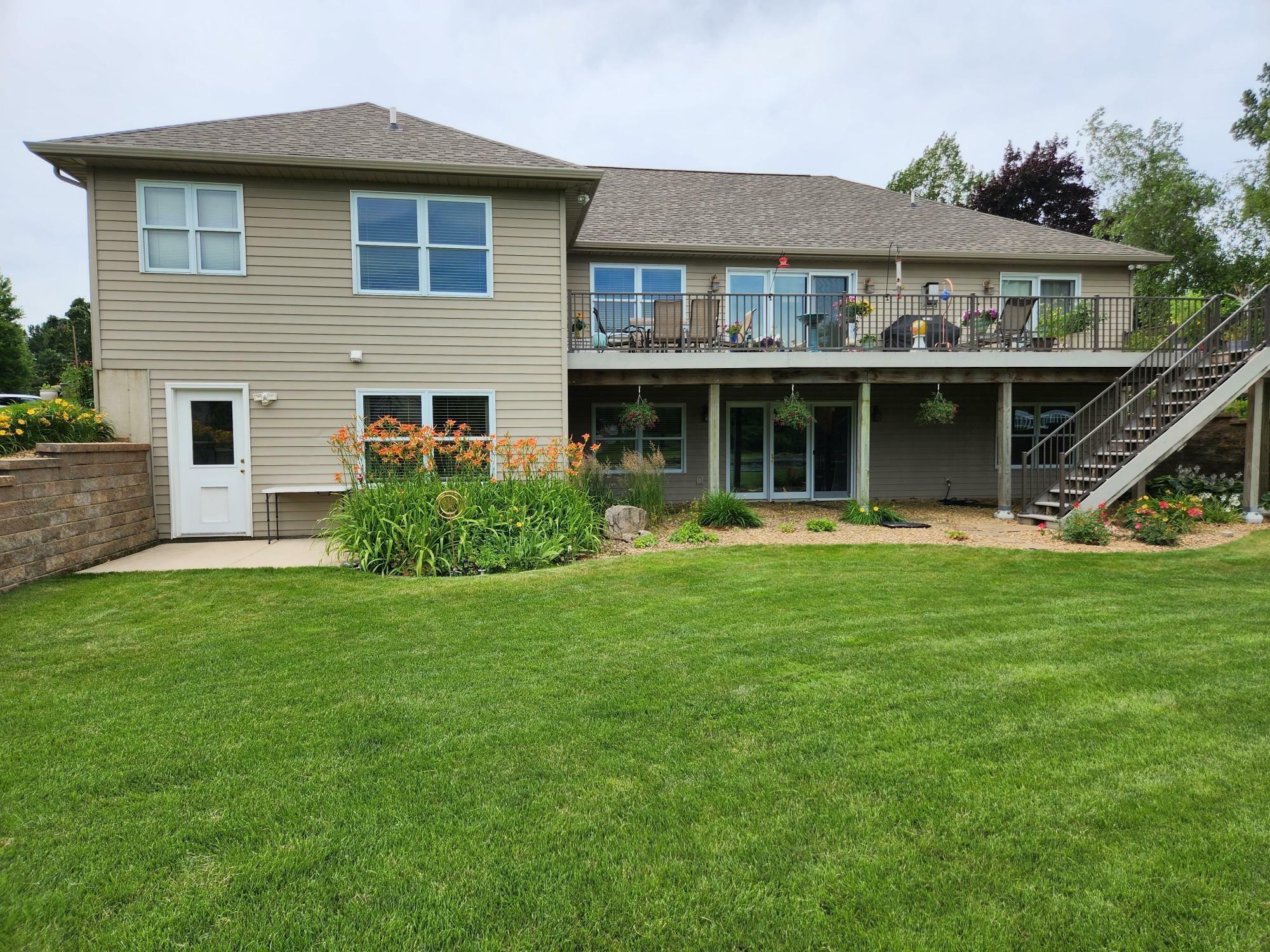 Property Photo:  216 Green Lea Lane  MN 56007 