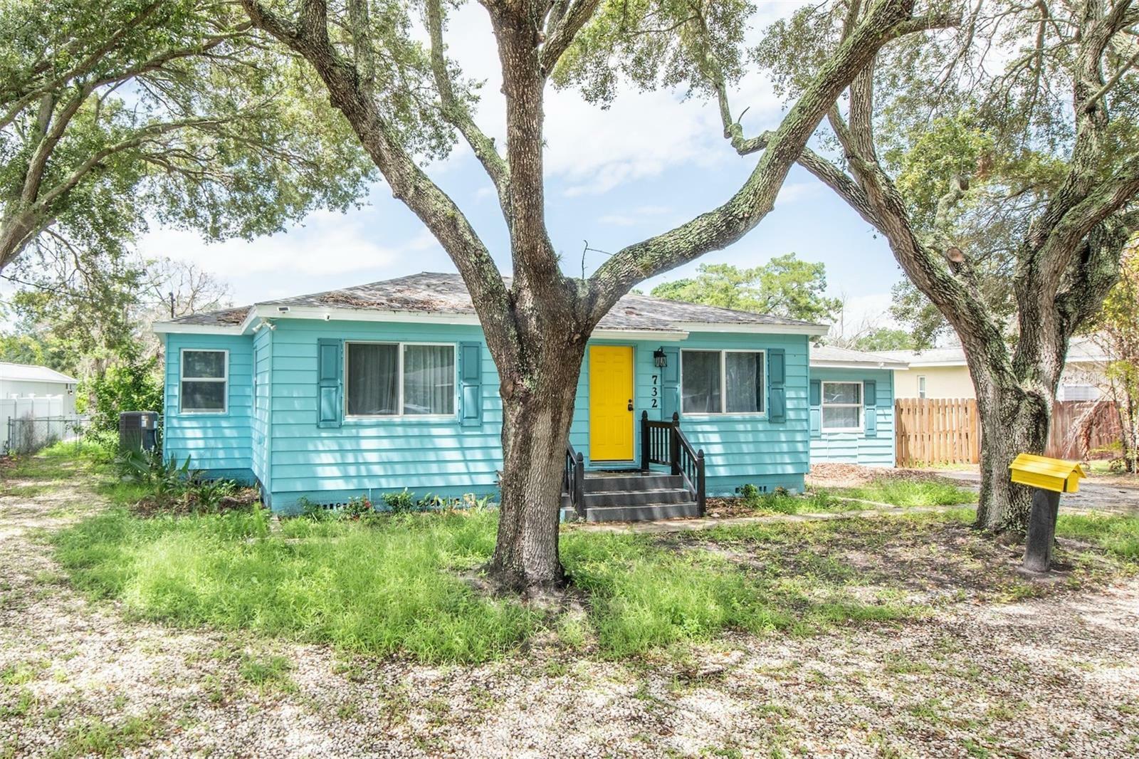 Property Photo:  732 Riverside Drive  FL 34689 