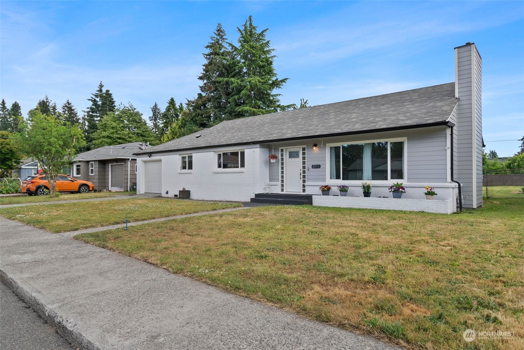 Property Photo:  311 Pinehurst Drive SE  WA 98501 