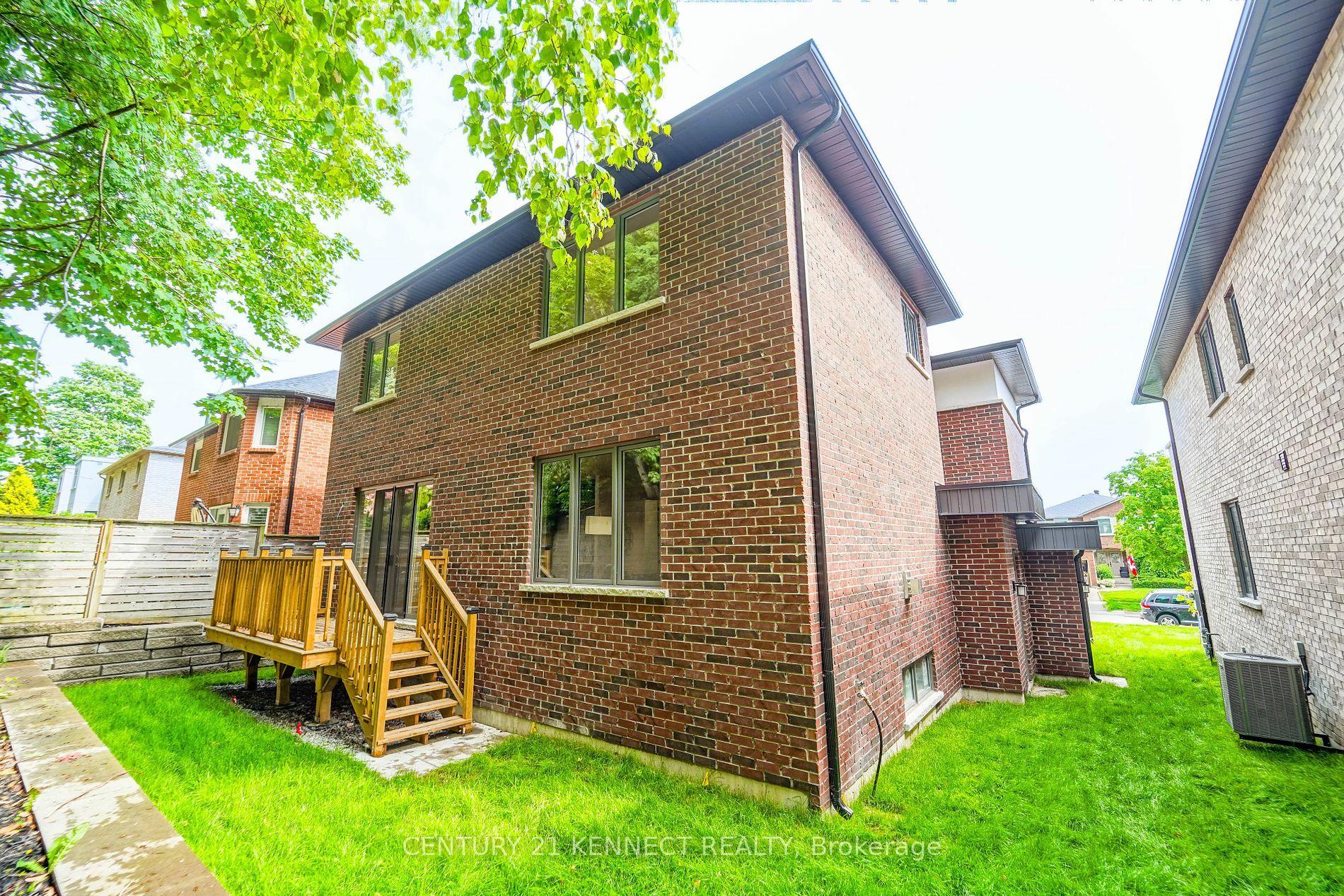 Property Photo:  23 Blueking Cres  ON M1C 4N1 