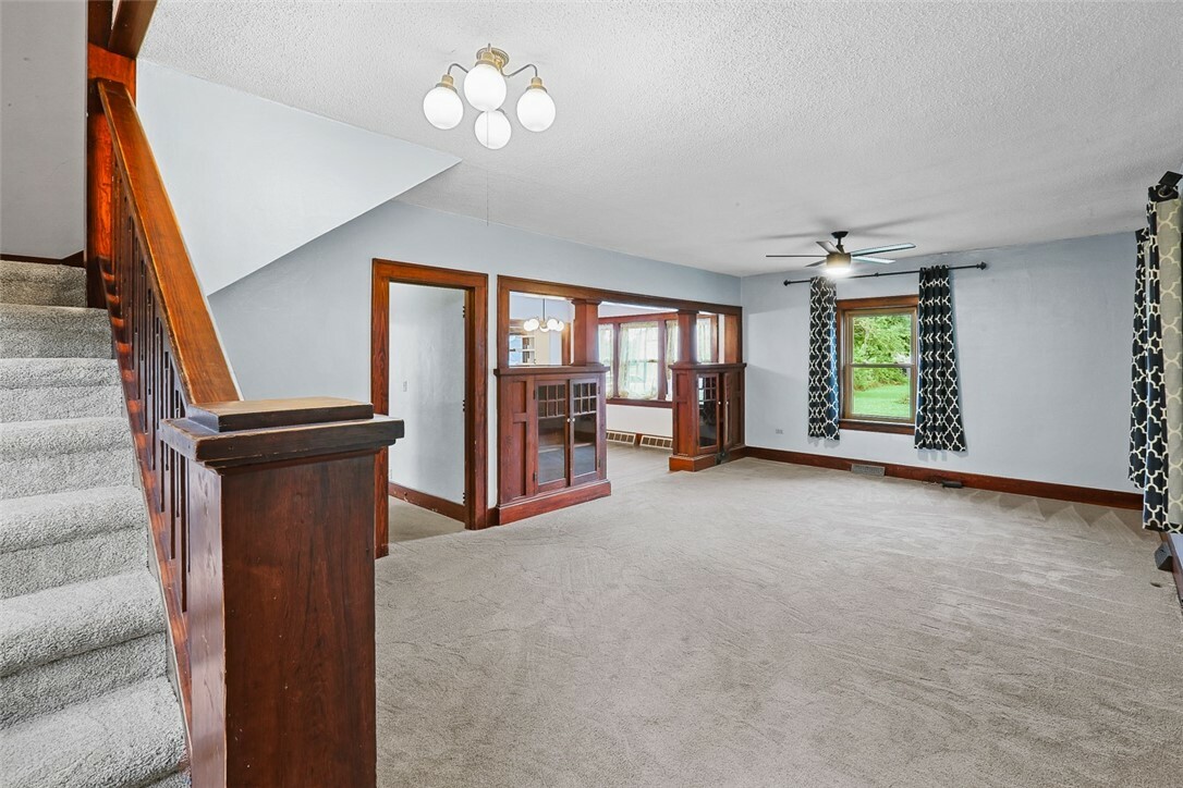 Property Photo:  208 W Walnut Street  IA 50207 