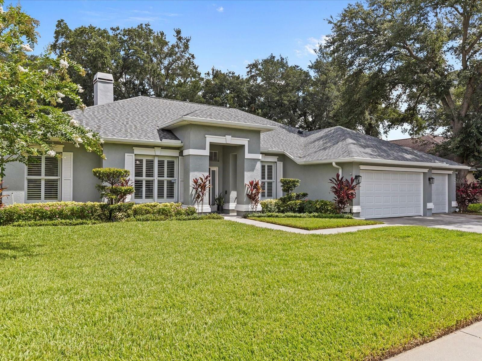 Property Photo:  2205 Eagle Bluff Drive  FL 33596 