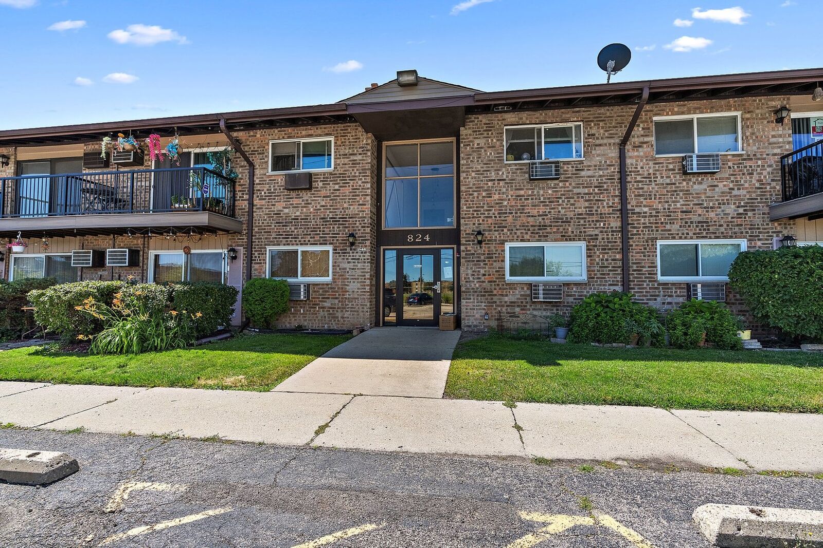 Property Photo:  824 E Old Willow Road 115  IL 60070 
