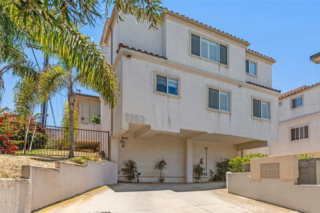 Property Photo:  1020 Torrance Boulevard  CA 90277 