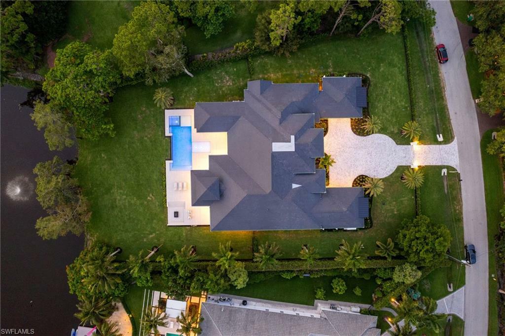 Property Photo: 337 West St FL 34108