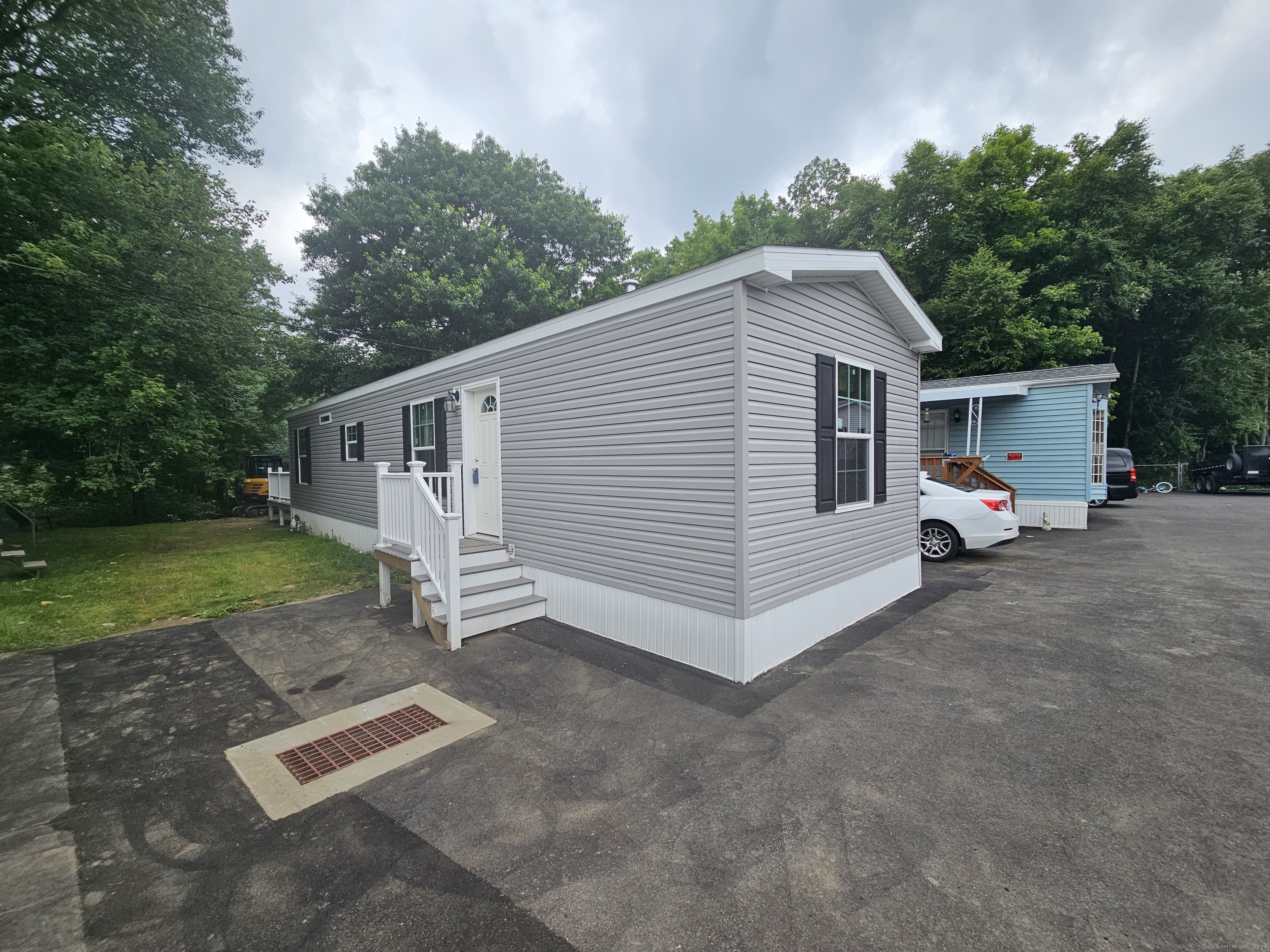 Property Photo:  1402 Waterbury Road 4  CT 06787 