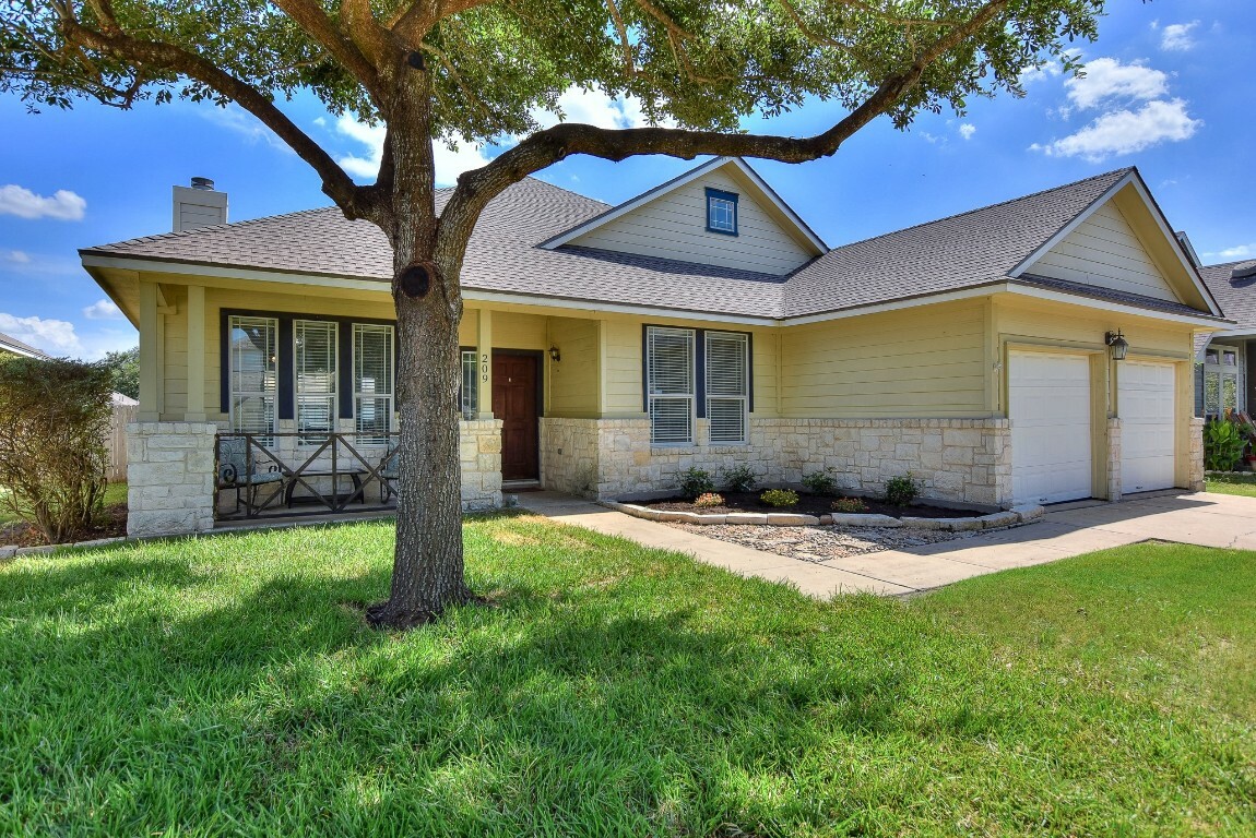 Property Photo:  209 Holmstrom Street  TX 78634 