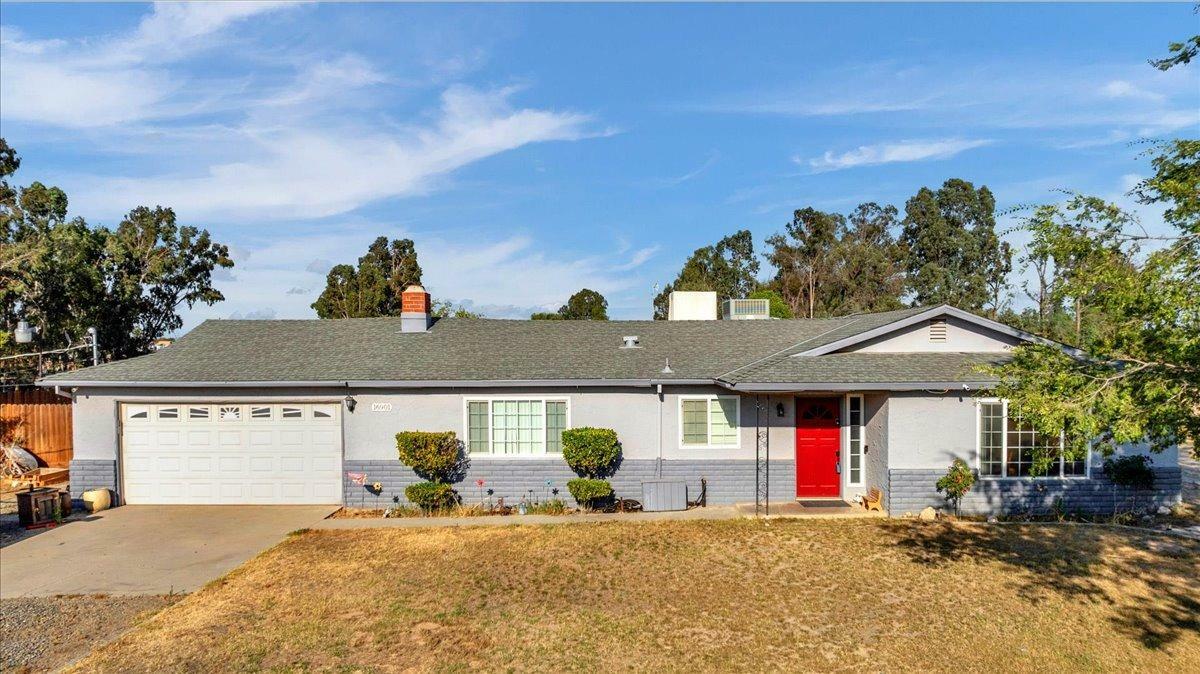 Property Photo:  16901 La Canada Road  CA 93636 