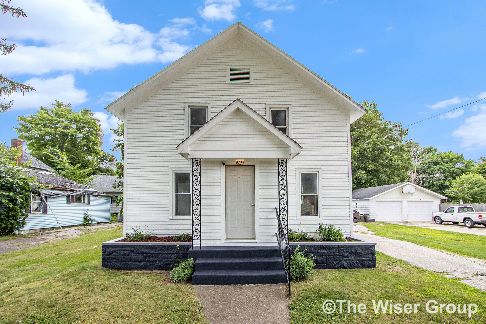 619 Maple Street  Three Rivers MI 49093 photo