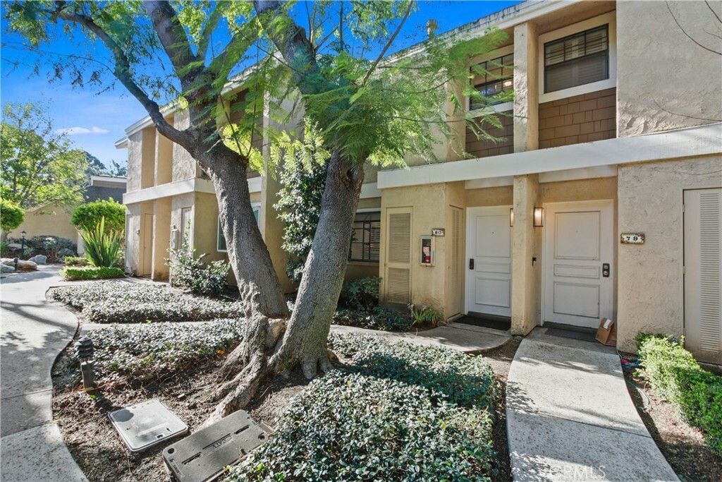 Property Photo: 80 Lakepines CA 92620