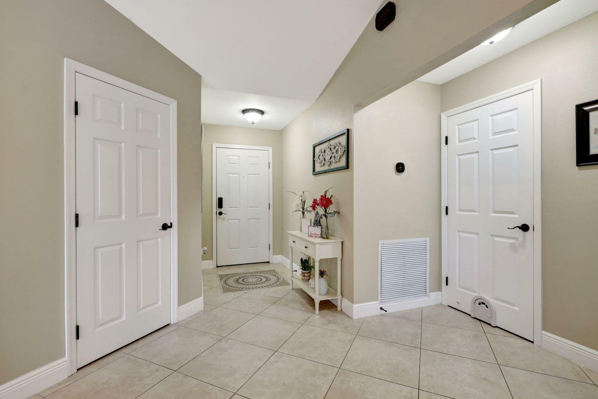 Property Photo:  444 SE Inwood Avenue SE  FL 34984 