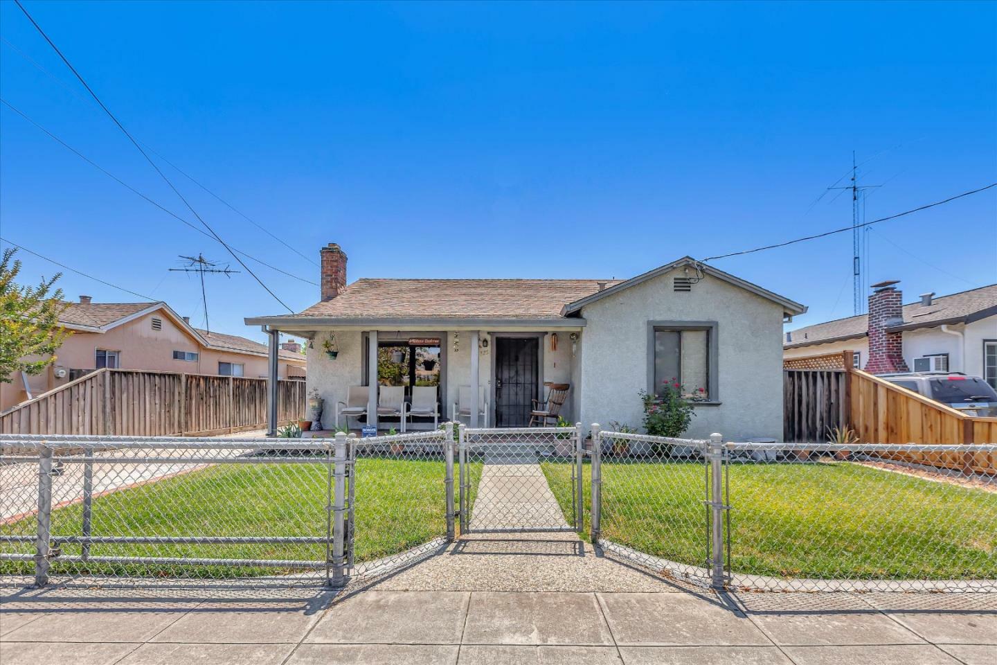 Property Photo:  225 North King Road  CA 95116 