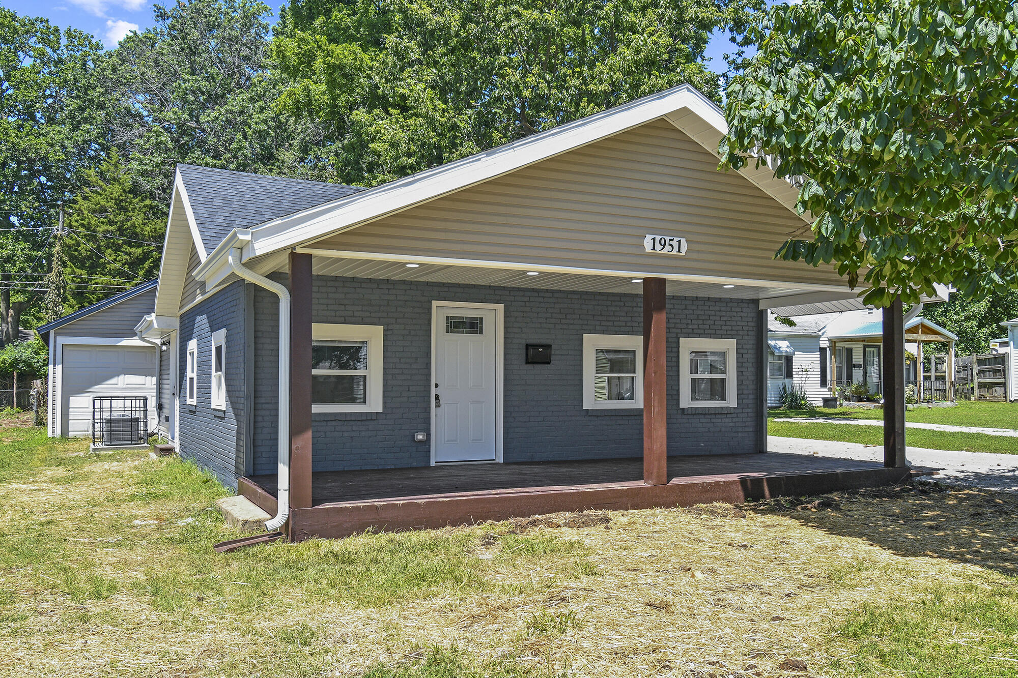 Property Photo: 1951 S Maryland Avenue MO 65807