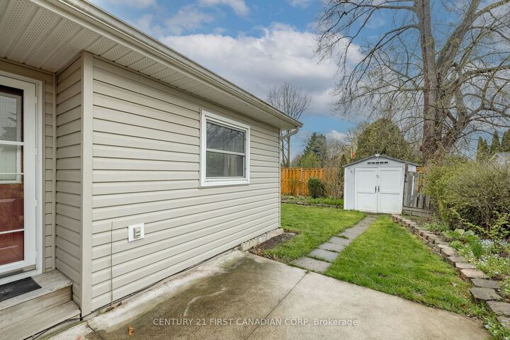 Property Photo:  74 Joyce St  ON N5P 3M6 