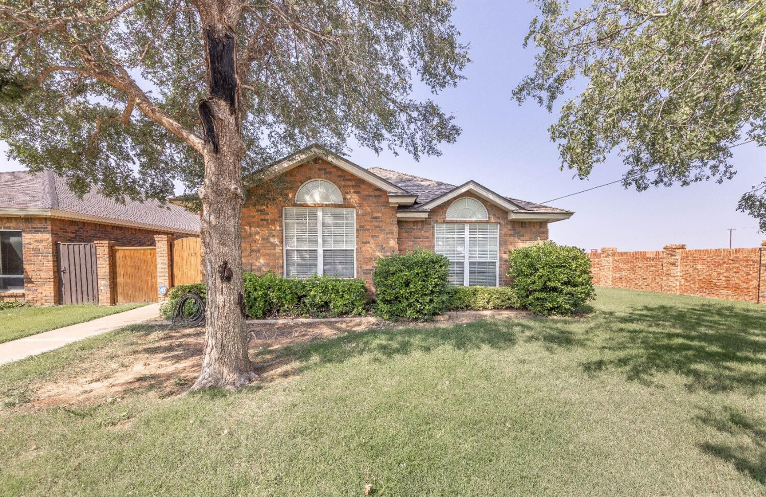 Property Photo:  117 N Vicksburg Avenue  TX 79416 