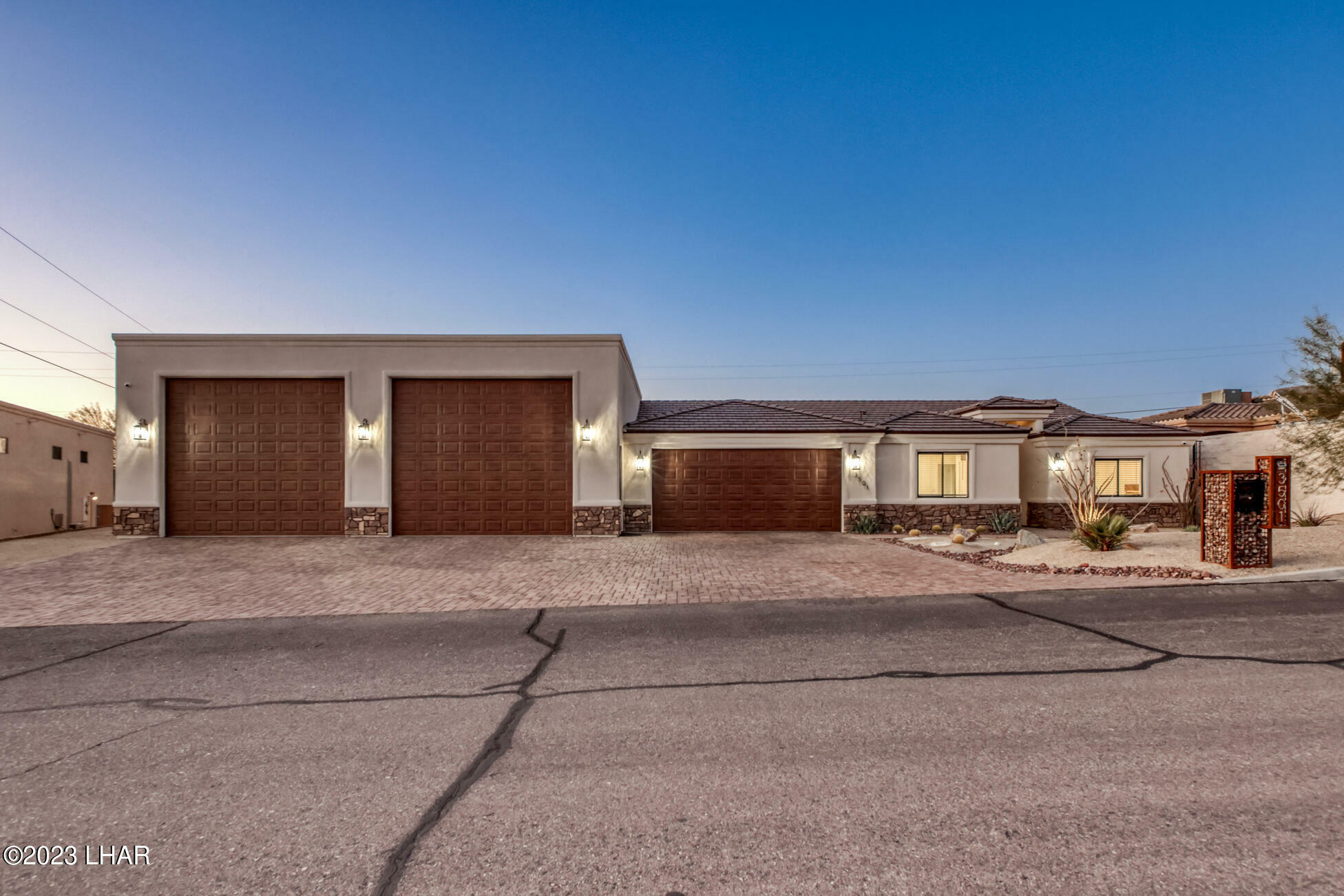 Property Photo:  3501 Hollister Dr  AZ 86406 