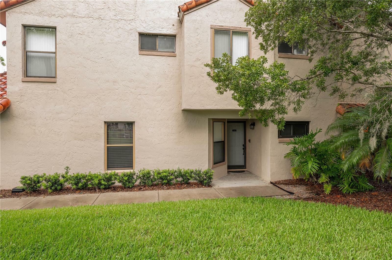 Property Photo:  701 Magnolia Place 701  FL 33884 