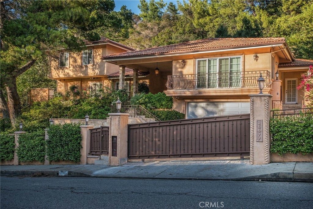 16677 Calneva Drive  Encino CA 91436 photo