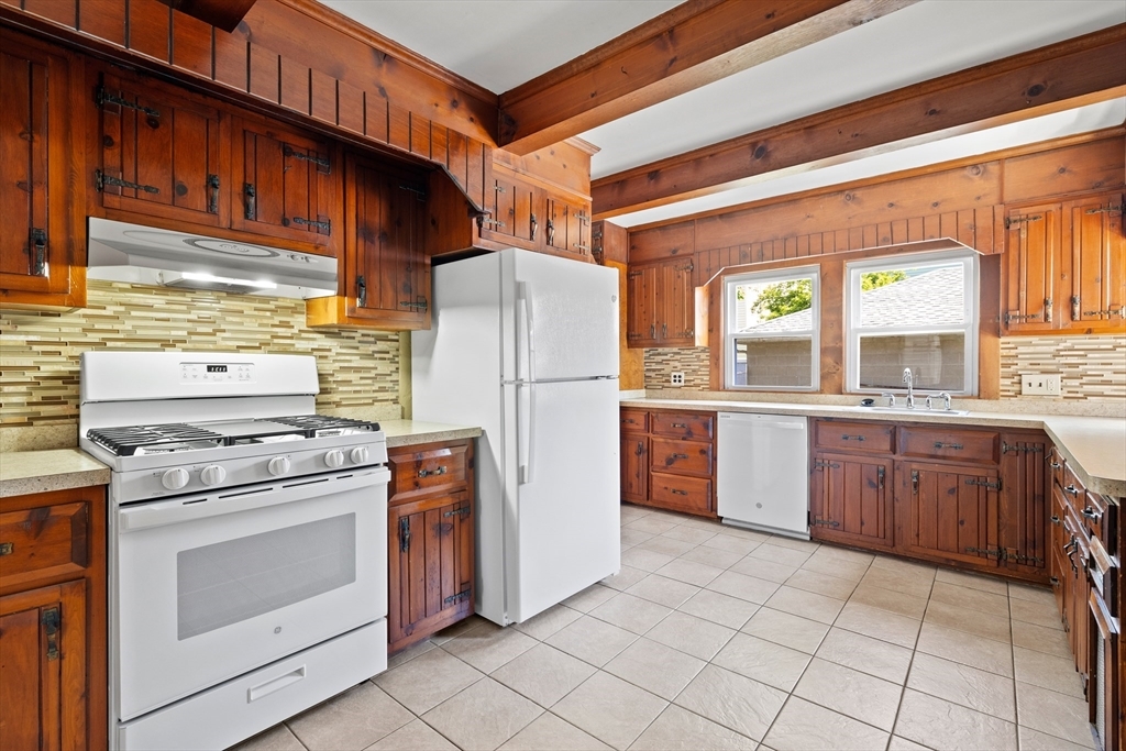 Property Photo:  11 Hancock Ter 1  MA 02149 