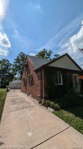 Property Photo:  639 N Vernon Street  MI 48128 